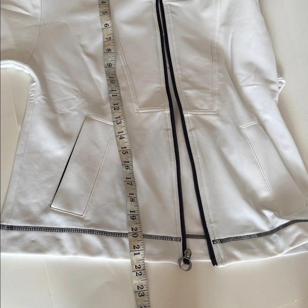 Kinona Womens To The Nines White Black Trim Golf Active Jacket size XS